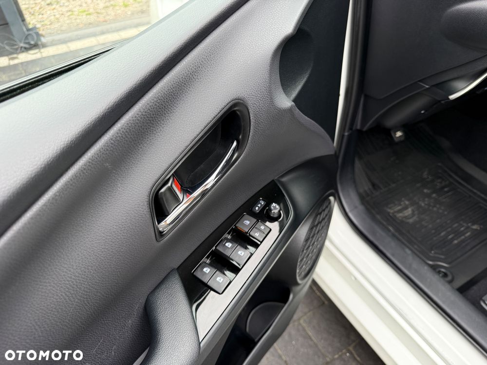 Toyota Prius - 17