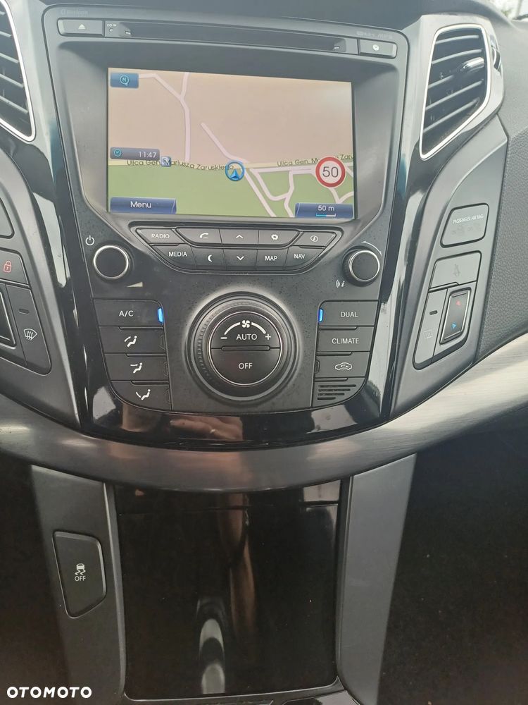 Hyundai i40 Kombi blue 1.6 Family+ - 15