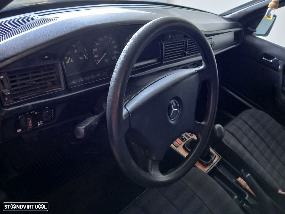 Mercedes-Benz W201 (1982-1993) 190 E 1.8 - 18