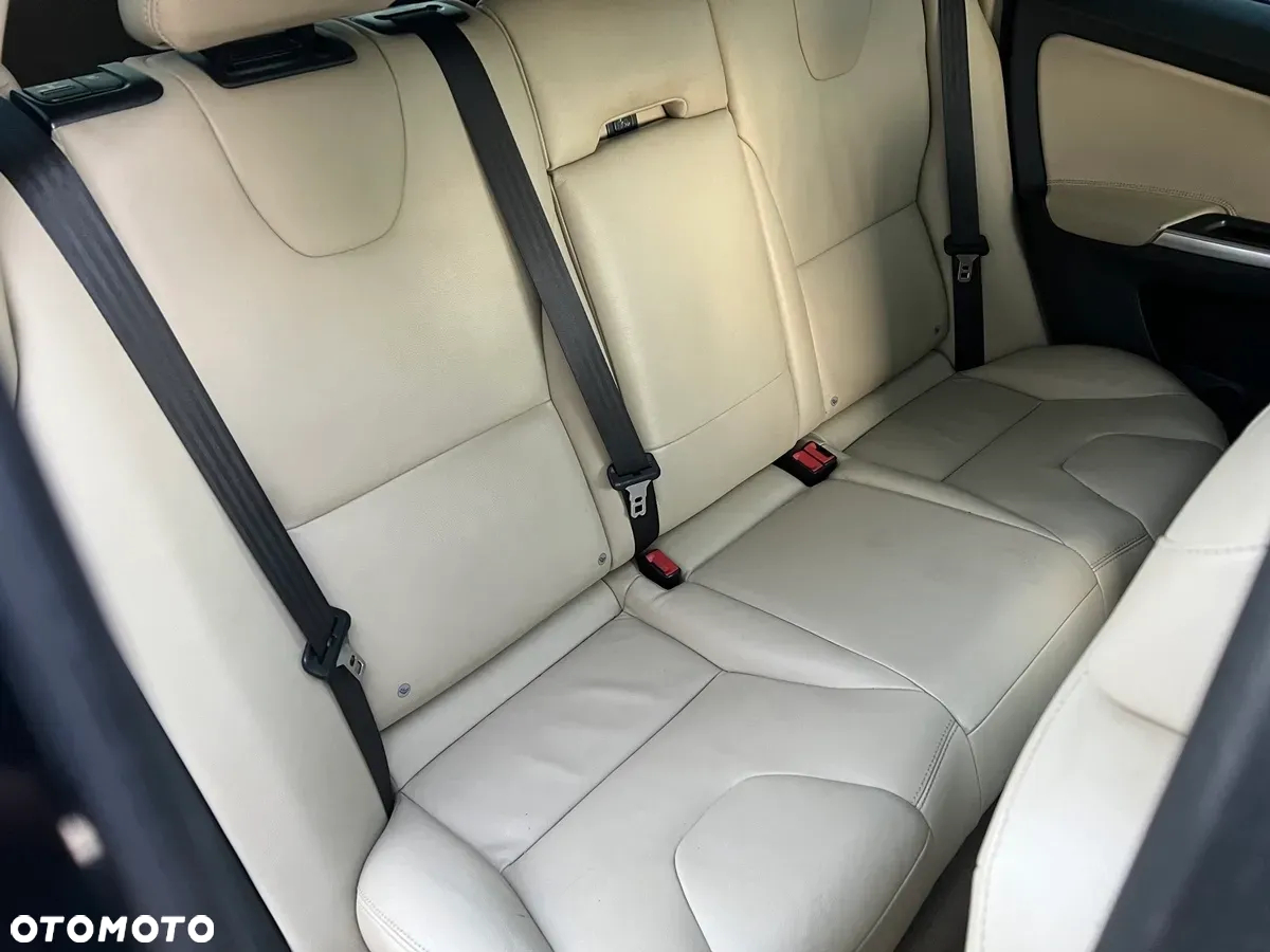 Volvo XC 60 - 36