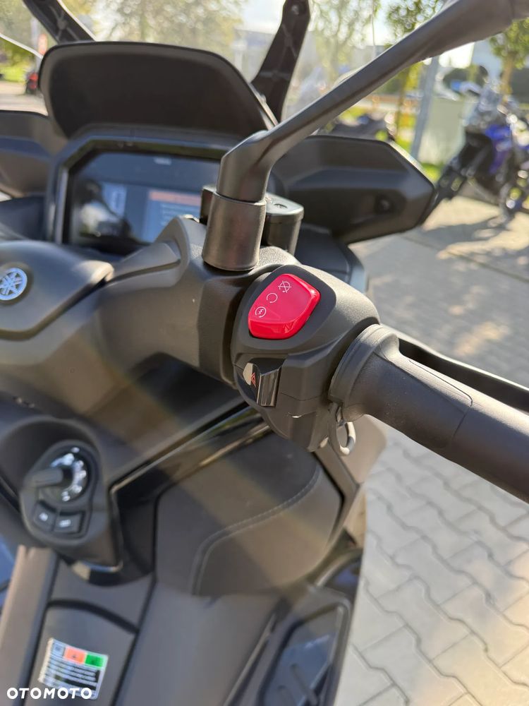 Yamaha X-max - 8