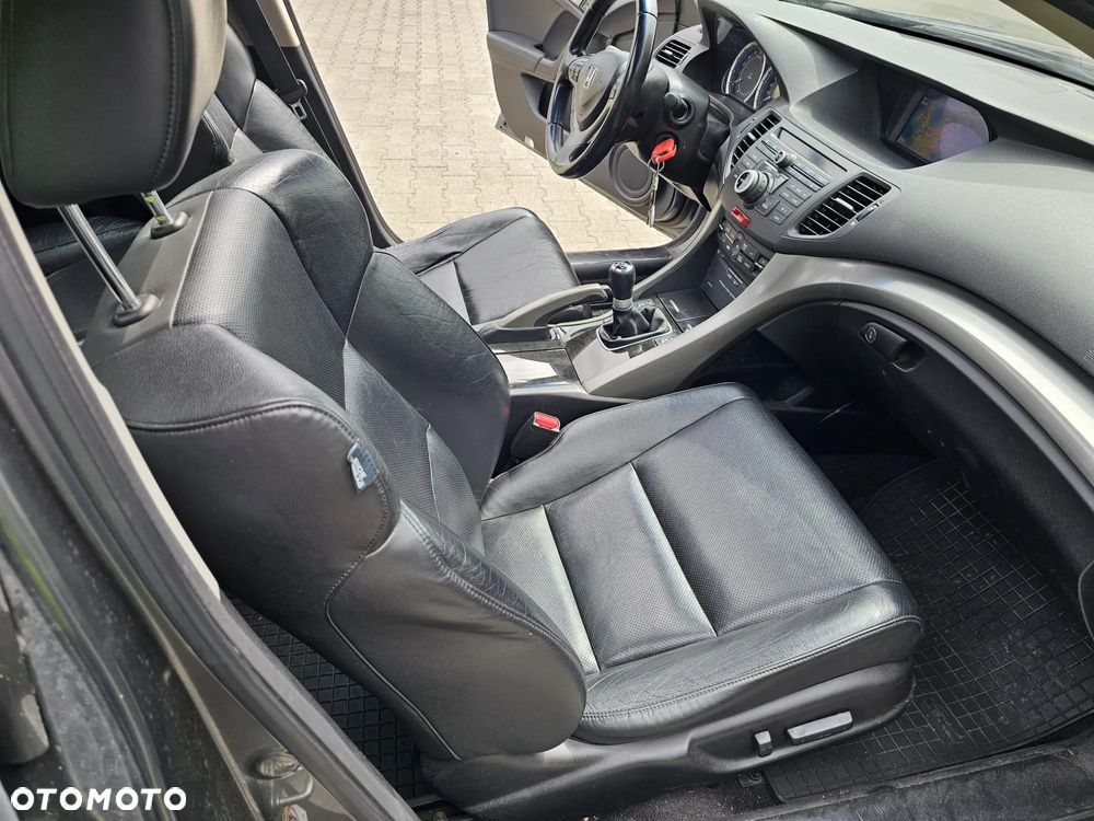 Honda Accord 2.0 Executive - 11