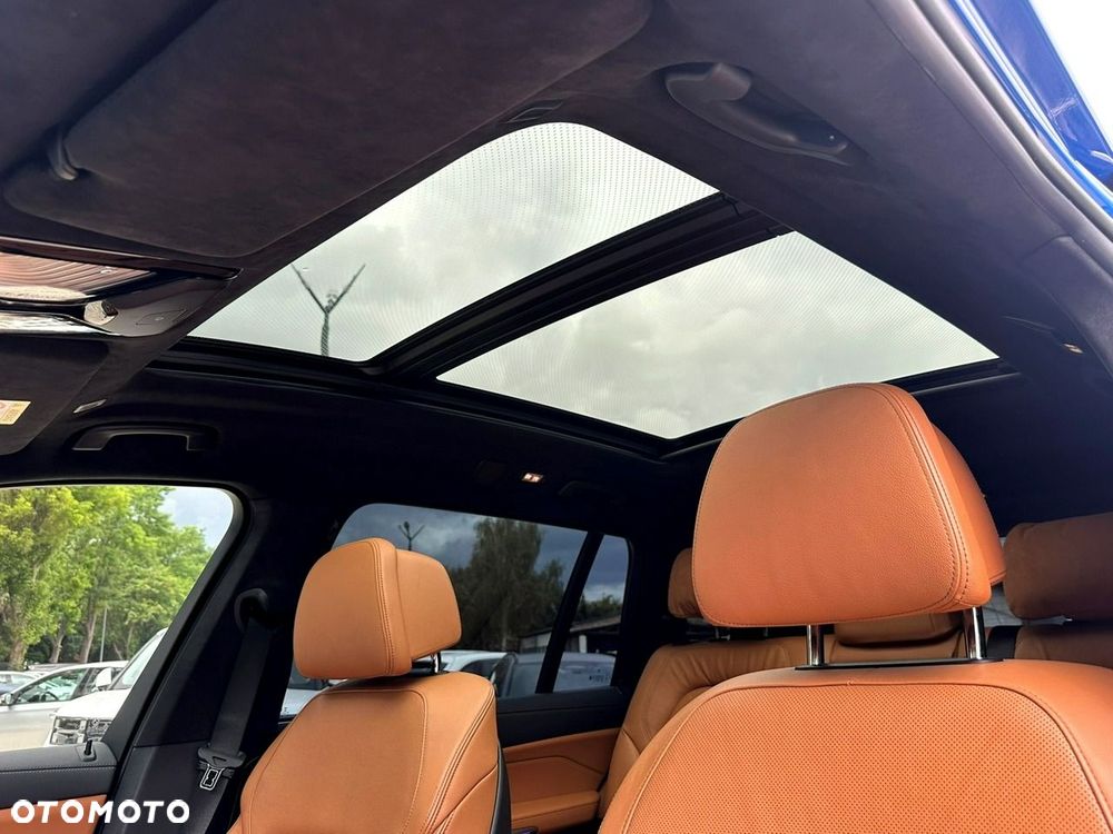 BMW X7 M50i sport - 38