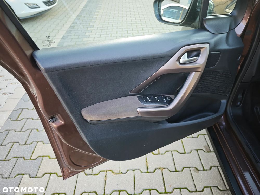 Peugeot 2008 120 VTI Allure - 27