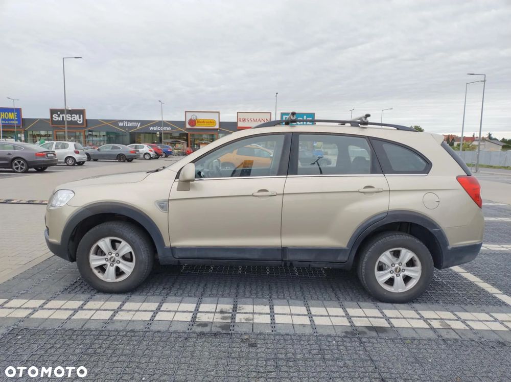 Chevrolet Captiva 2.4 LS 5os - 4