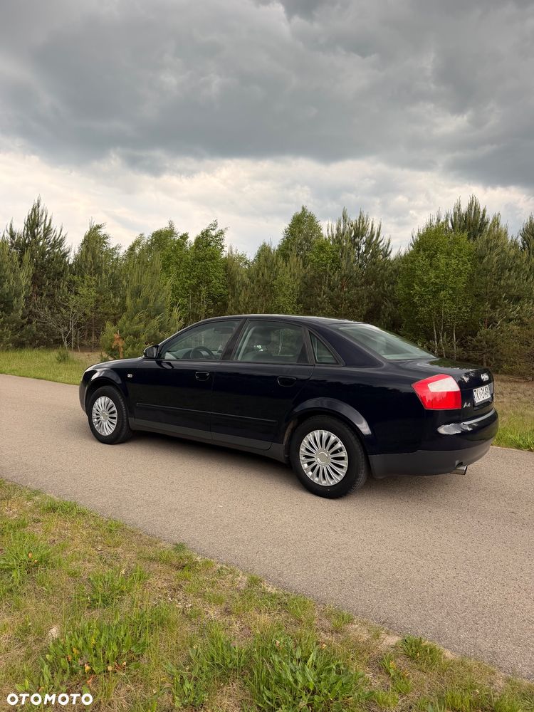 Audi A4 Limousine - 5