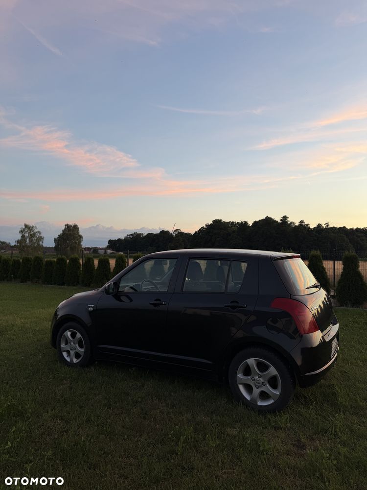 Suzuki Swift - 4