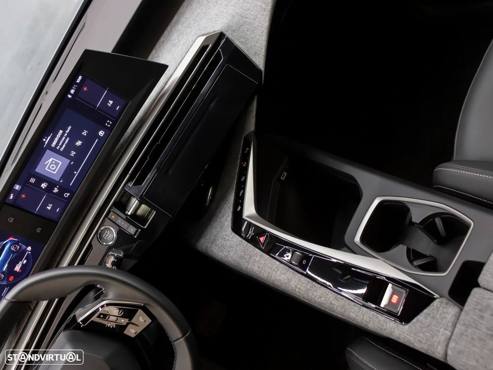 Peugeot 5008 1.2 Hybrid Allure e-DCS6 - 31