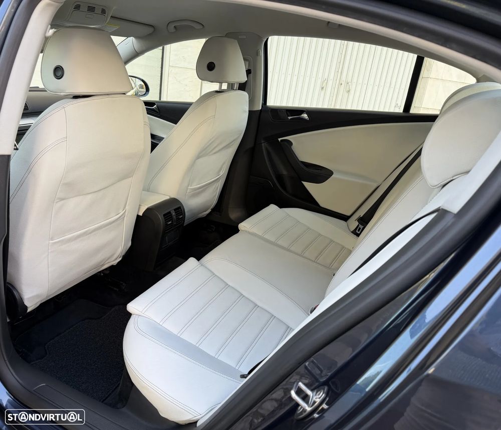 VW Passat 2.0 TDI Edition Highline - 25