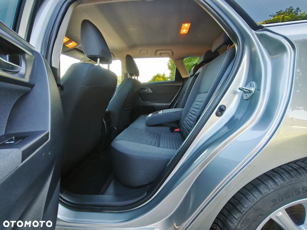 Toyota Auris 1.6 D-4D Dynamic - 11