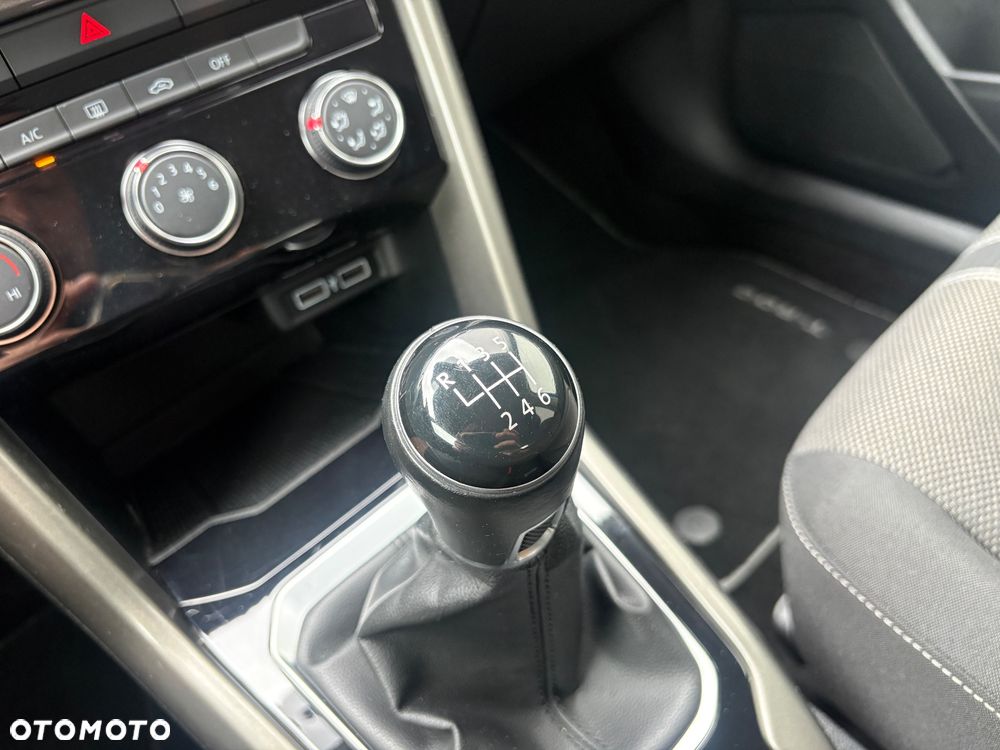 Volkswagen T-Roc 1.5 TSI Life - 28