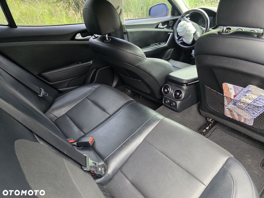 Kia Stinger 2.0 T-GDI GT Line - 13