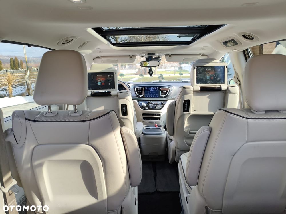 Chrysler Pacifica - 19