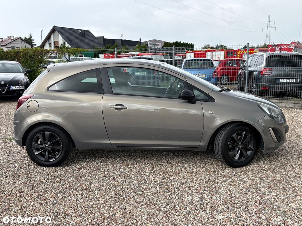 Opel Corsa 1.4 16V Color Edition - 3