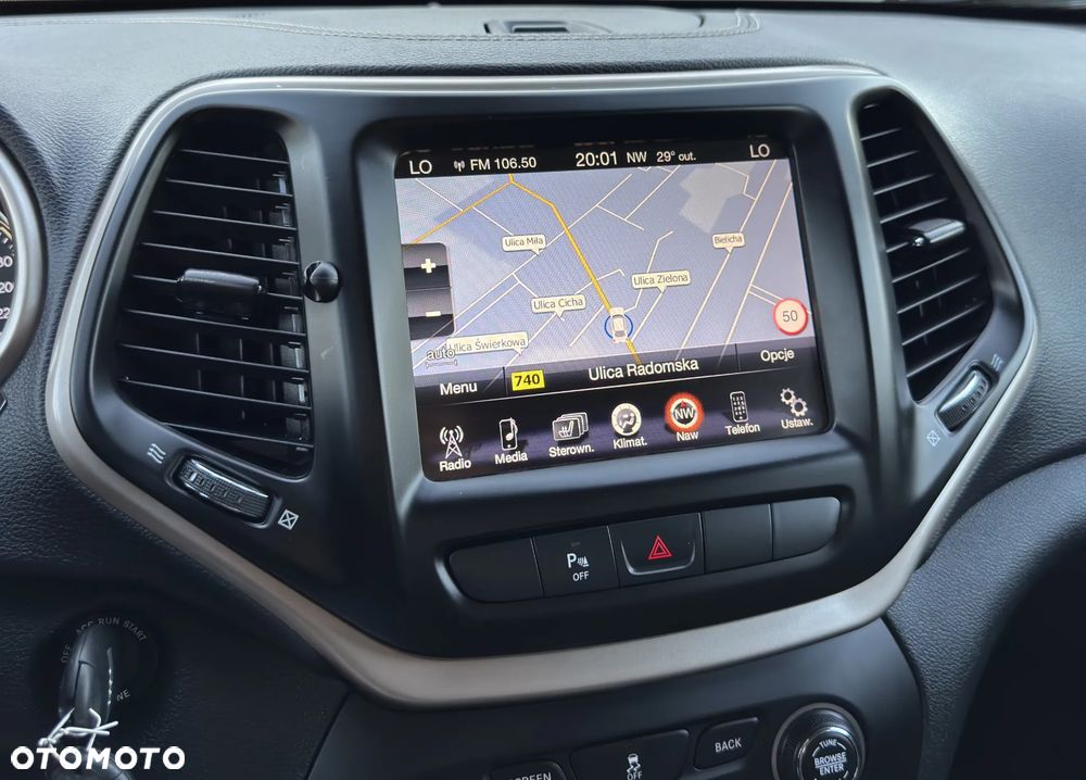 Jeep Cherokee - 26