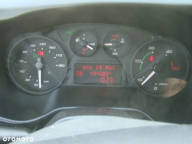 Iveco DAILY 40 C 17 3.0TDI CIĄGNIK SIODŁOWY Z NACZEPĄ CLIXSTAR PRAWOJAZDY E DO B 3400KGŁADOWNOŚCI - 21