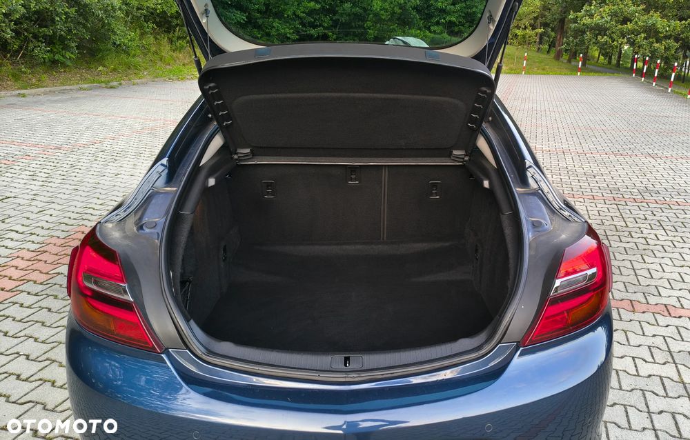 Opel Insignia - 25