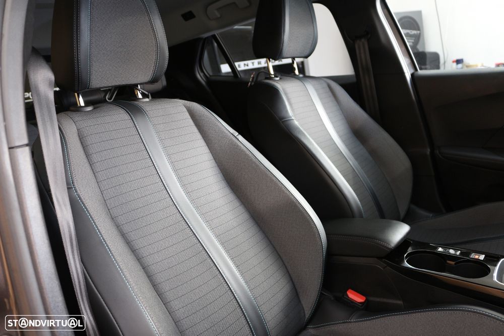 Peugeot 2008 1.5 BlueHDi Allure Pack - 32