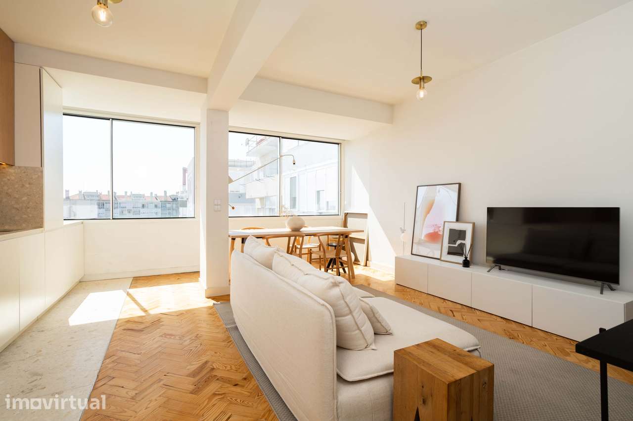 T2 Remodelado por Arquiteto na Ajuda, Mobilado, com Vista Rio e Varand - Grande imagem: 2/28