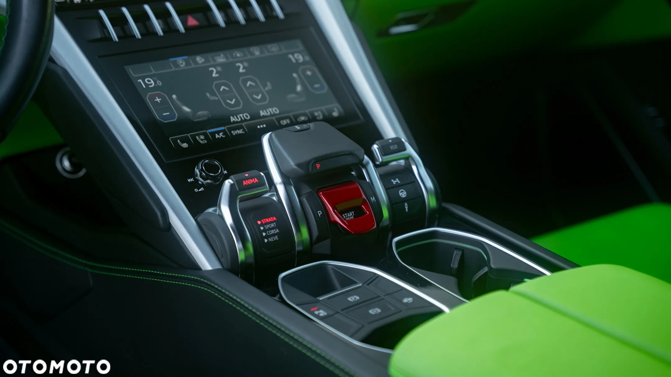 Lamborghini Urus Standard - 17