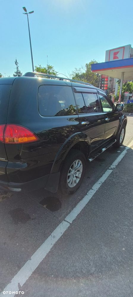 Mitsubishi Pajero Sport 2.5 DID Intense + - 5