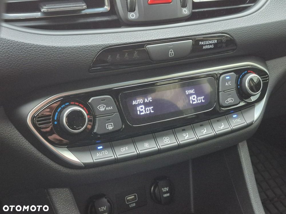 Hyundai i30 1.5 T-GDI 48V Smart - 28