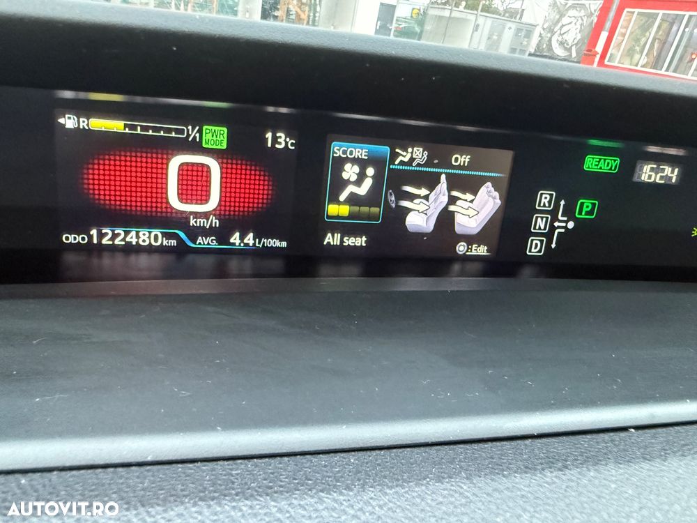 Toyota Prius 1.8 HSD Dynamic - 9