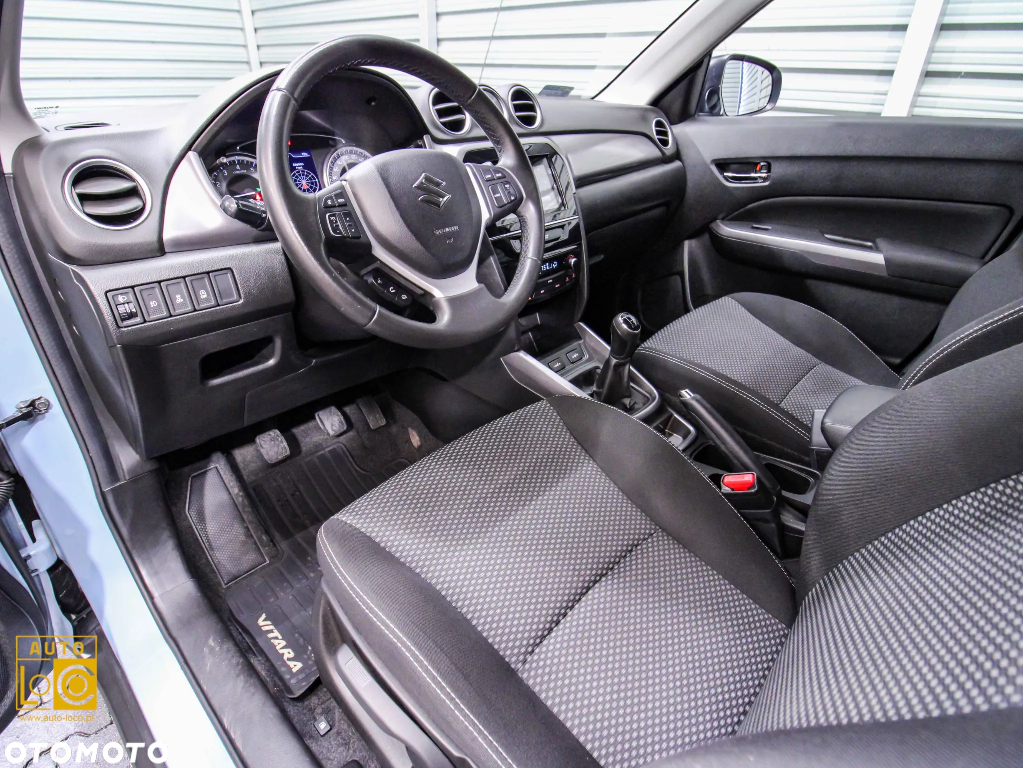 Suzuki Vitara 1.0 Boosterjet Premium 2WD - 17