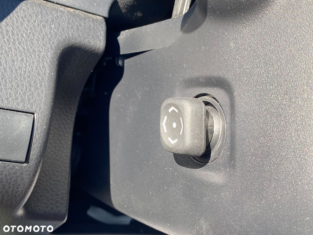 Toyota Camry 2.5 Hybrid Comfort CVT - 19