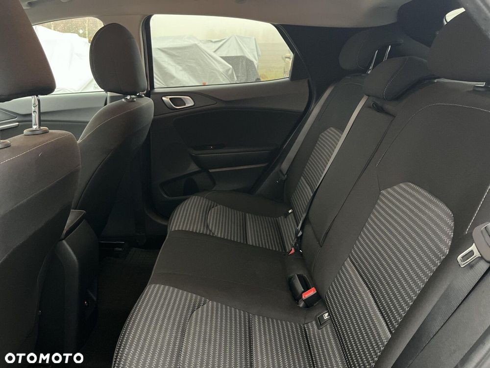 Kia XCeed 1.5 T-GDI M - 14