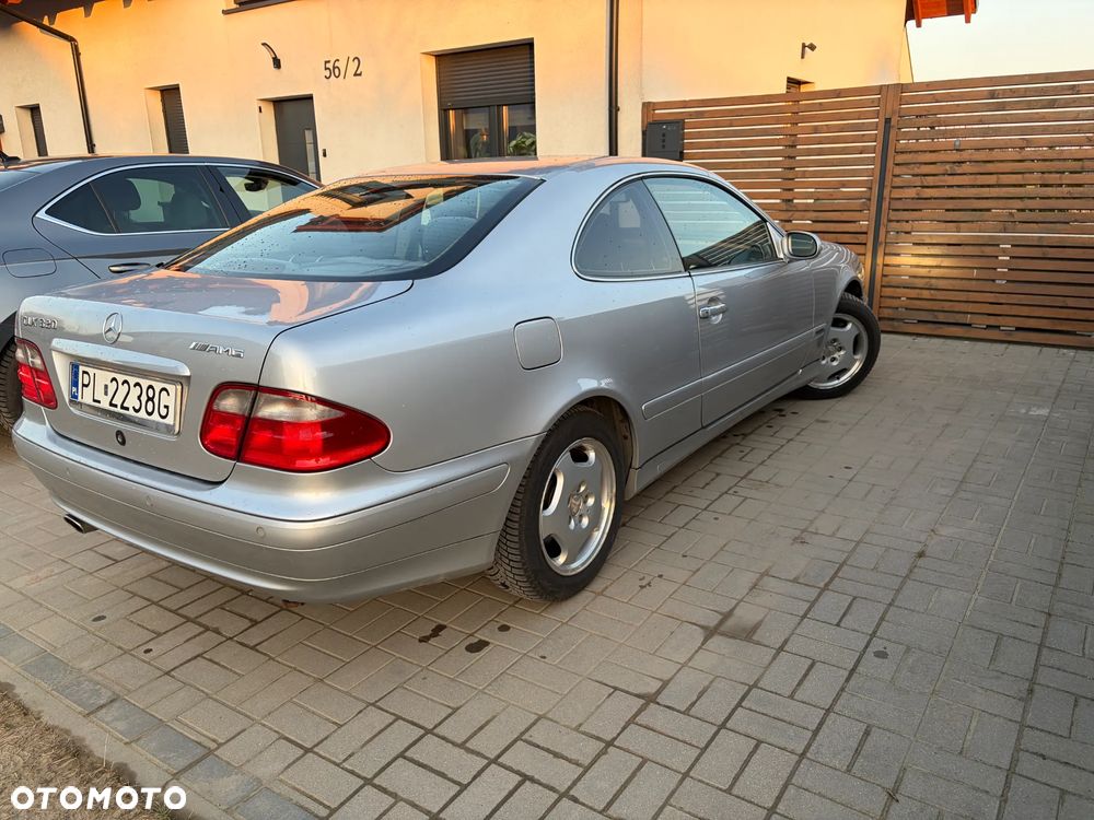 Mercedes-Benz CLK - 8