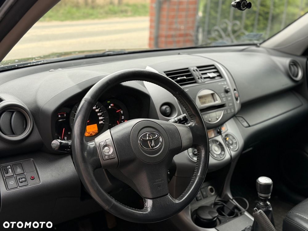 Toyota RAV4 2.2 D-4D Premium - 9