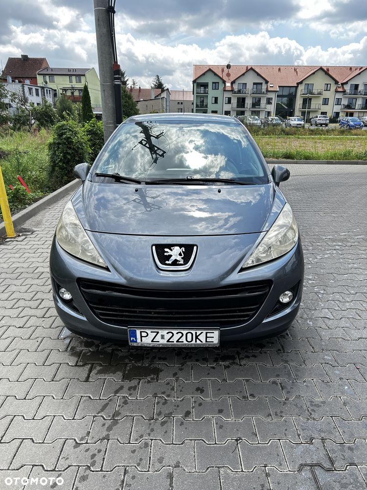 Peugeot 207 - 1