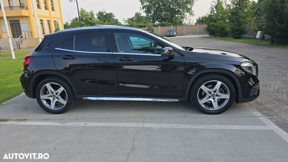 Mercedes-Benz GLA - 8