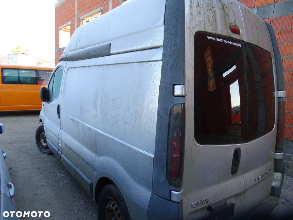 Opel Vivaro na części maska zderzak błotnik drzwi - 4