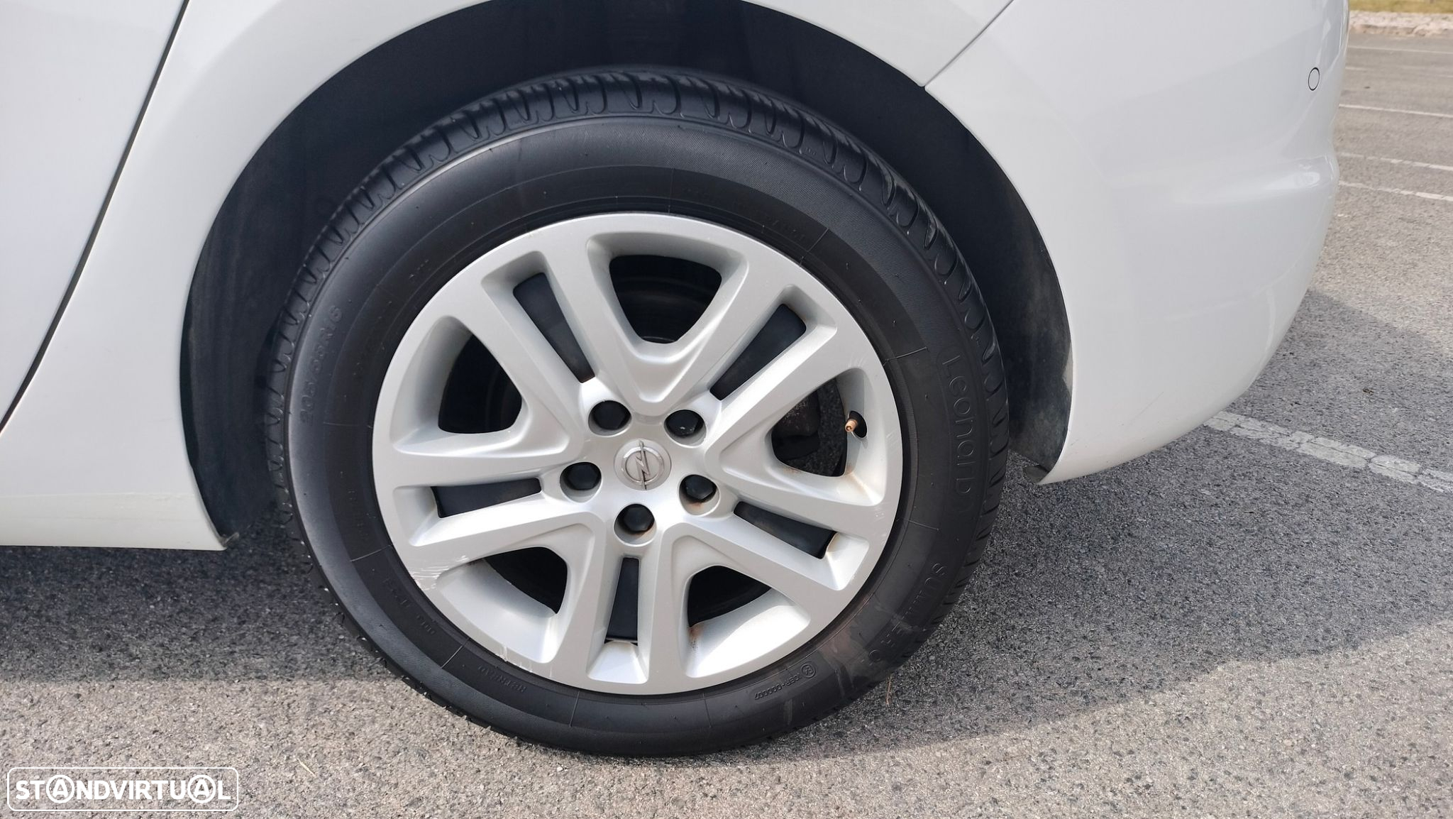 Opel Astra 1.5 D S&S Auto Business Edition - 24