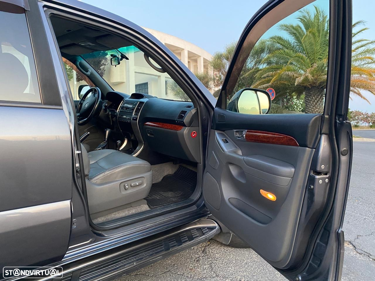 Toyota Land Cruiser Prado - 25