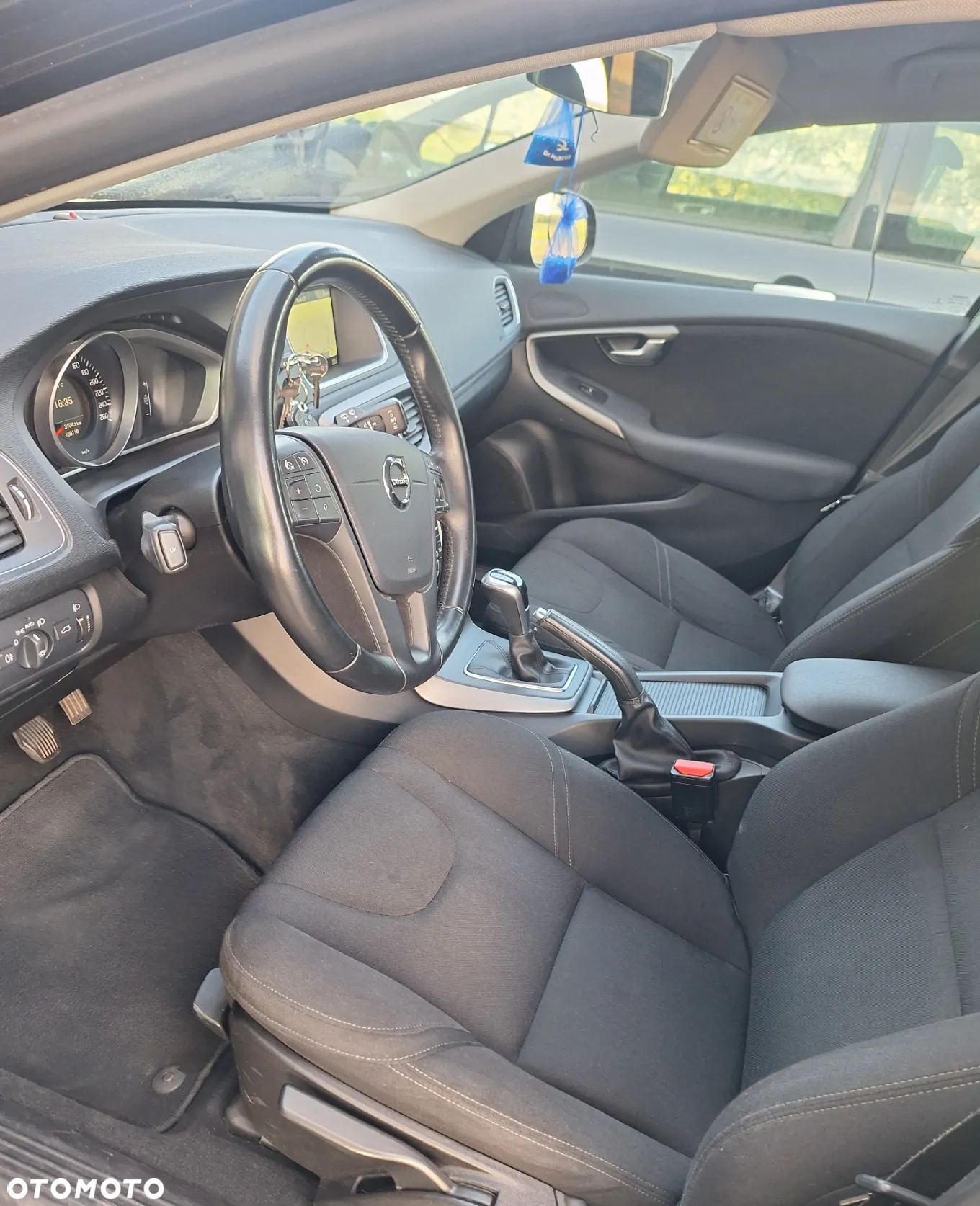 Volvo V40 D2 - 10