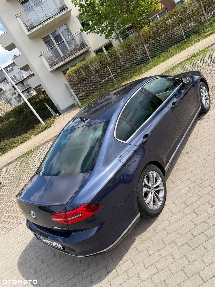 Volkswagen Passat 2.0 TDI (BlueMotion Technology) DSG Highline - 11