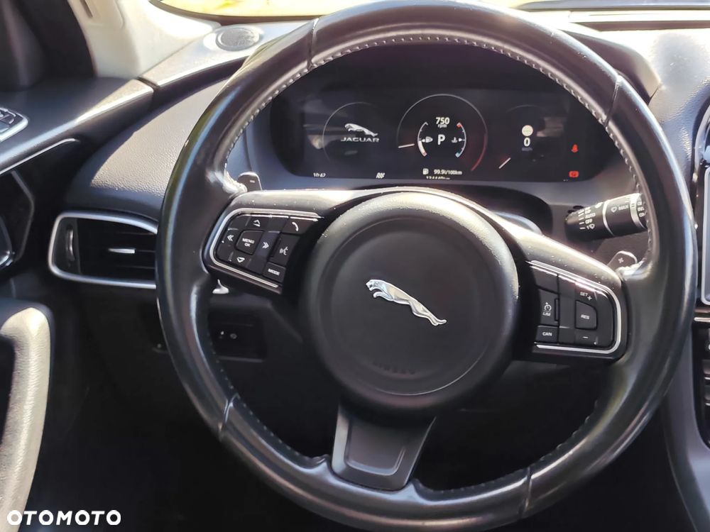 Jaguar F-Pace - 16
