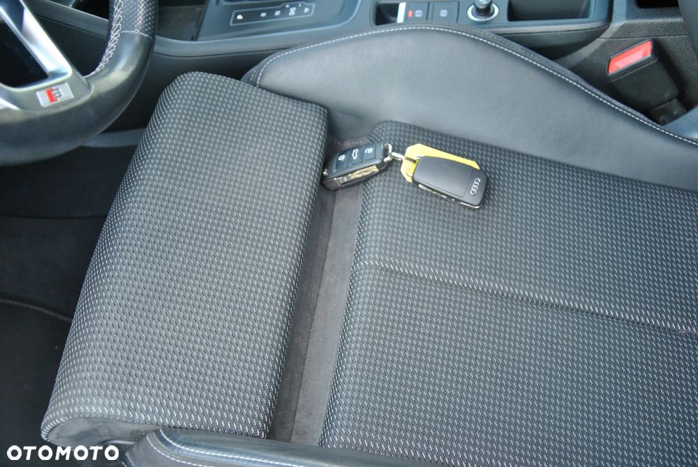 Audi Q3 Sportback 35 TDI quattro S tronic S line - 25