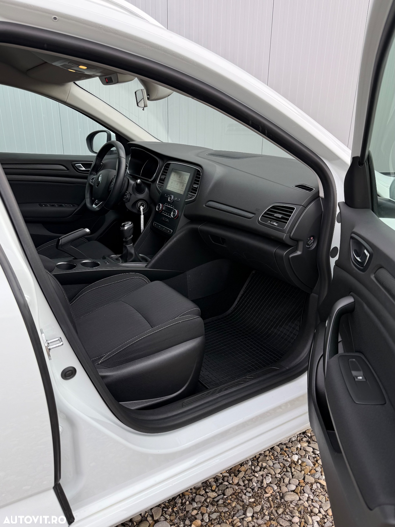 Renault Megane Grandtour BLUE dCi 115 BUSINESS EDITION - 16