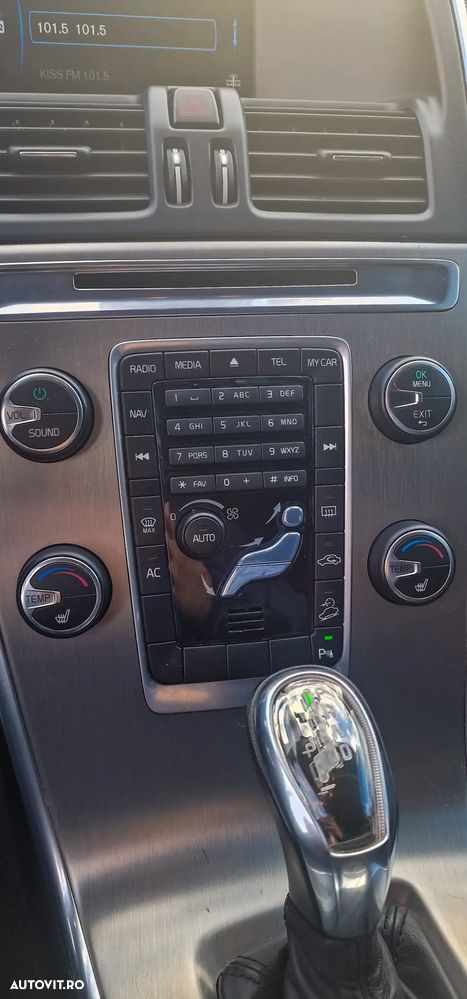 Volvo XC 60 D5 AWD Aut. Momentum - 4