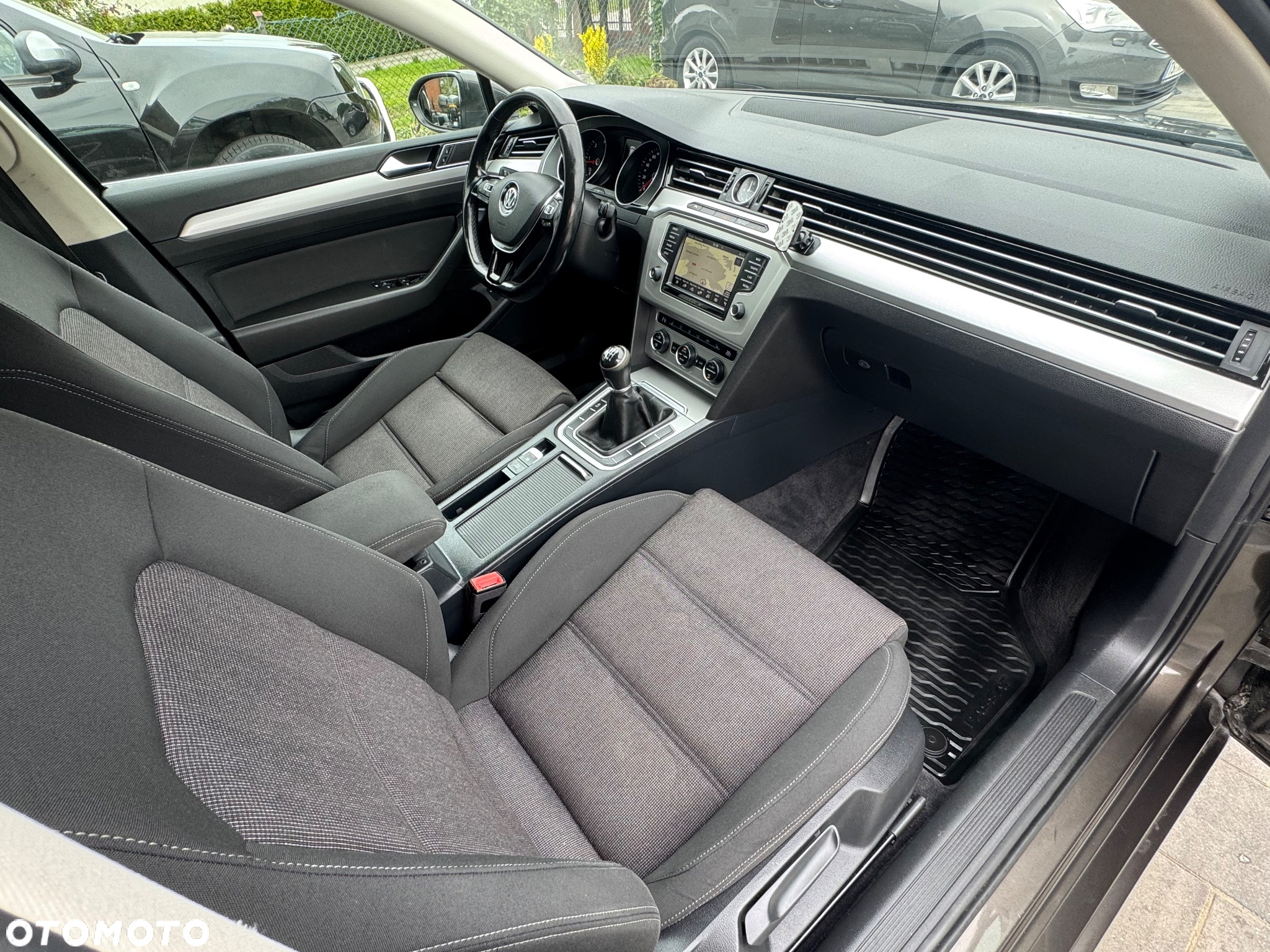 Volkswagen Passat 2.0 TDI BMT Comfortline - 17
