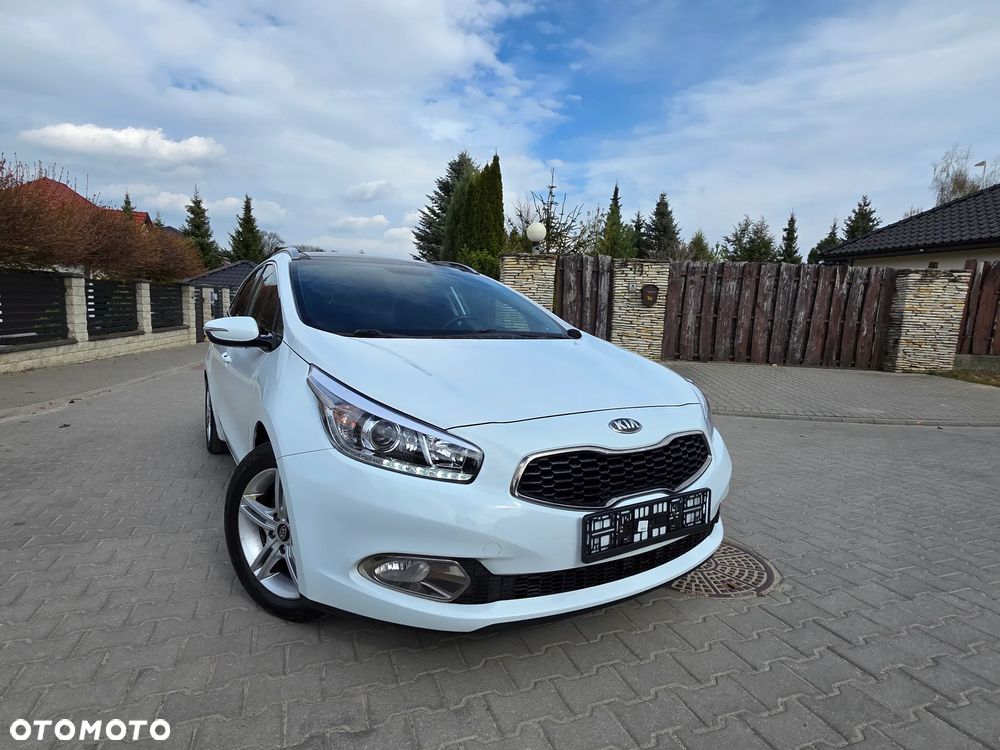 Kia Ceed 1.6 GDI Fifa World Cup Edition - 13