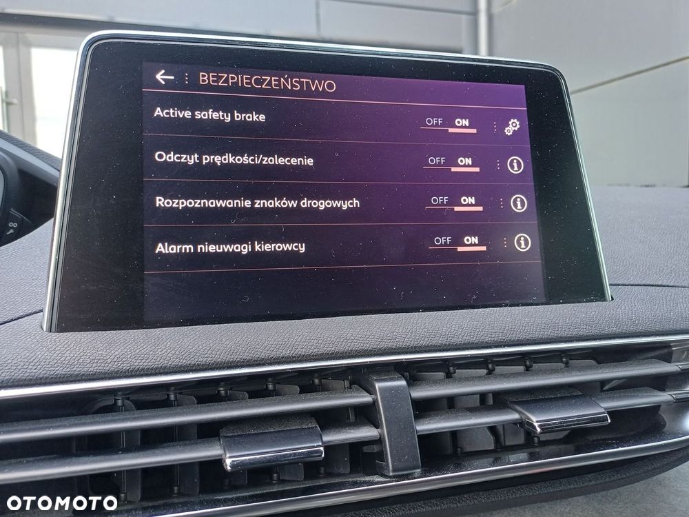 Peugeot 3008 1.5 BlueHDi GT S&S EAT8 - 26