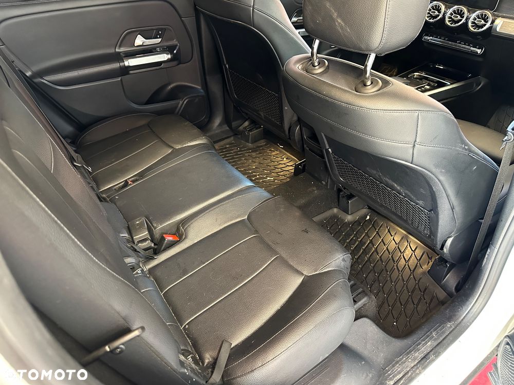 Mercedes-Benz GLB 250 4Matic 8G-DCT - 14