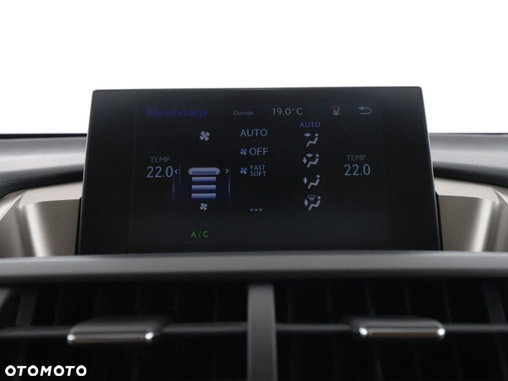 Lexus NX 300h E-FOUR Luxury Line - 25