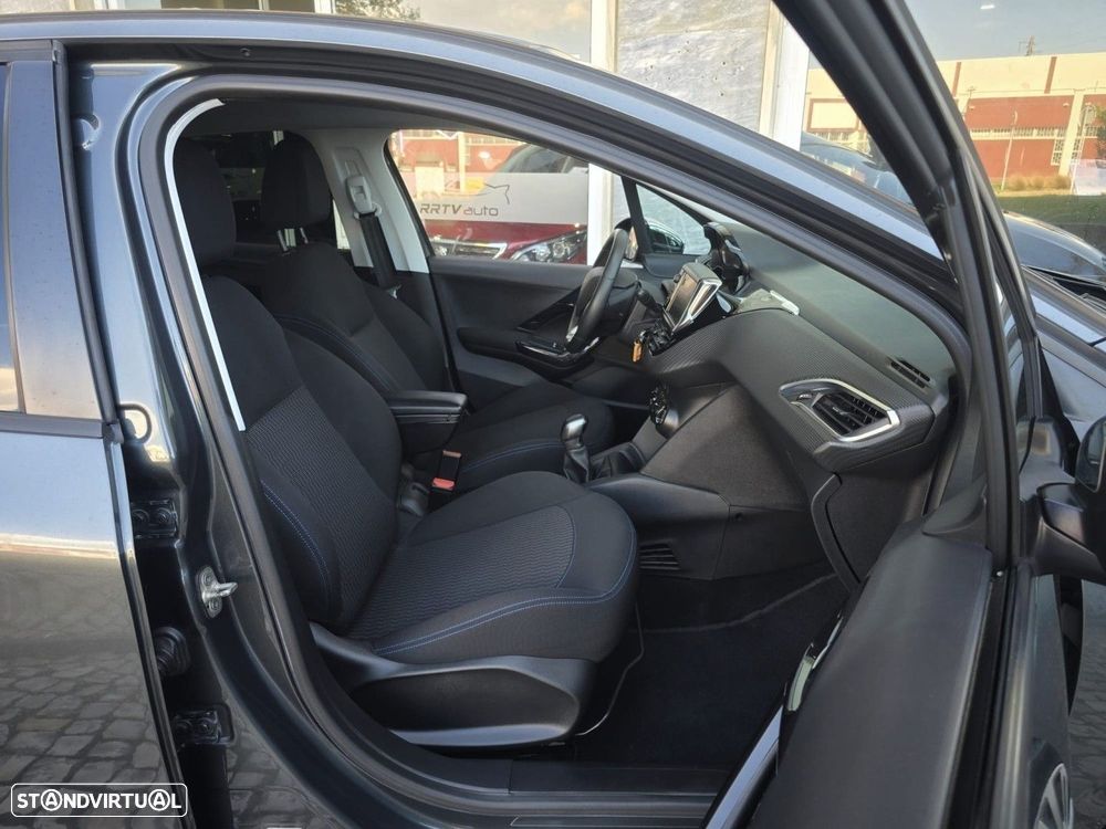 Peugeot 208 1.2 PureTech Style - 22