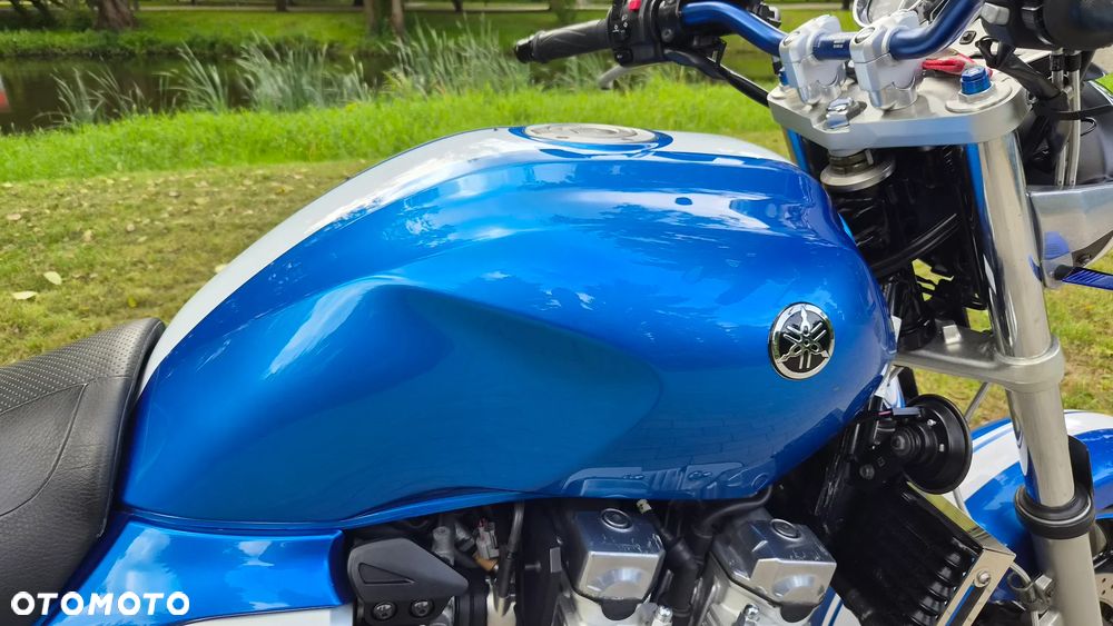 Yamaha XJR - 14